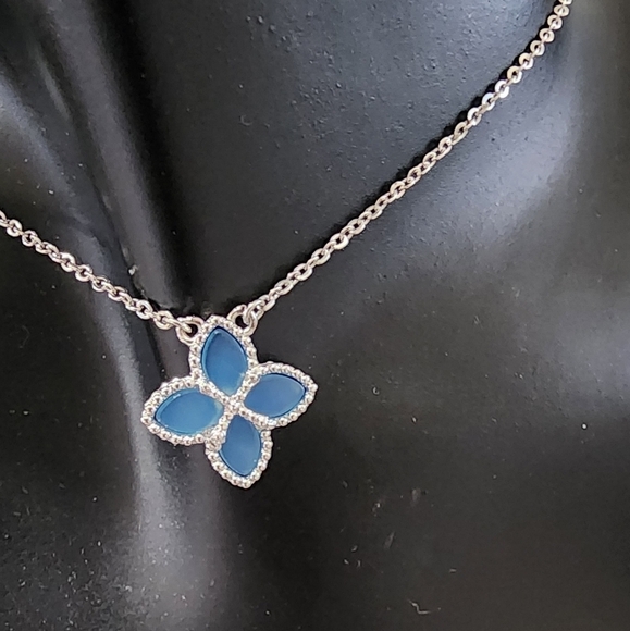 SAVVY CIE JEWELS Blue Agate Flower Pendant Necklace - Picture 7 of 7